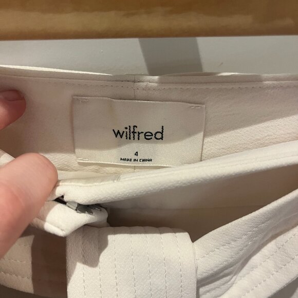 Aritzia Wilfred Belted Shorts - Picture 4 of 4